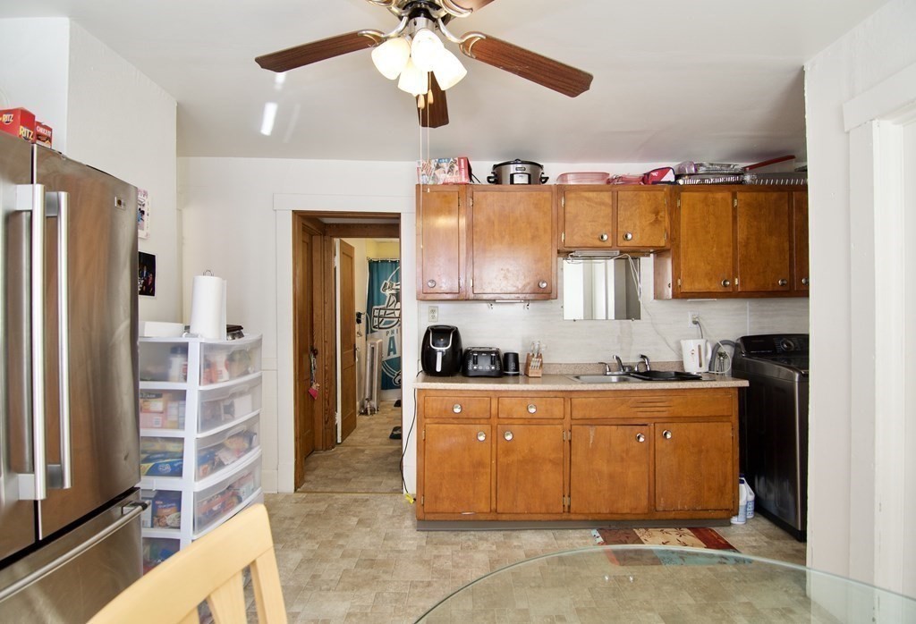 107-109 Rochelle Street Springfield, MA 01109 - Photo 34 of 42 Gallery Image 34