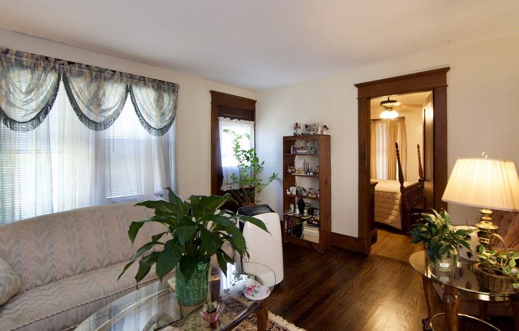107-109 Rochelle Street Springfield, MA 01109 - Photo 7 of 42 Gallery Image 7