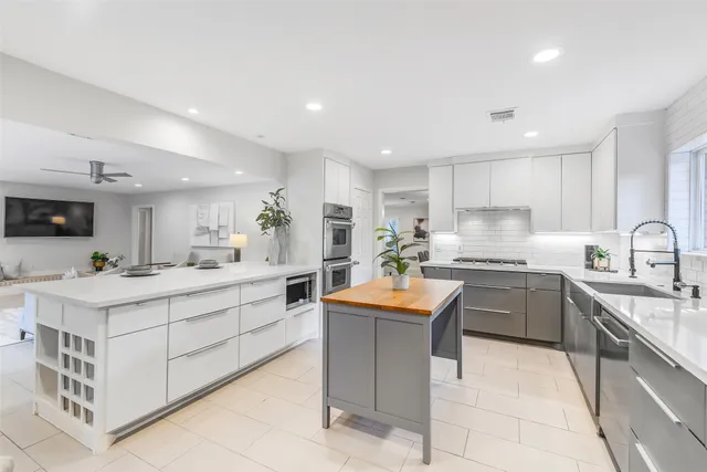 $1,850,000 | 12326 Old Oaks Drive, Houston, TX 77024