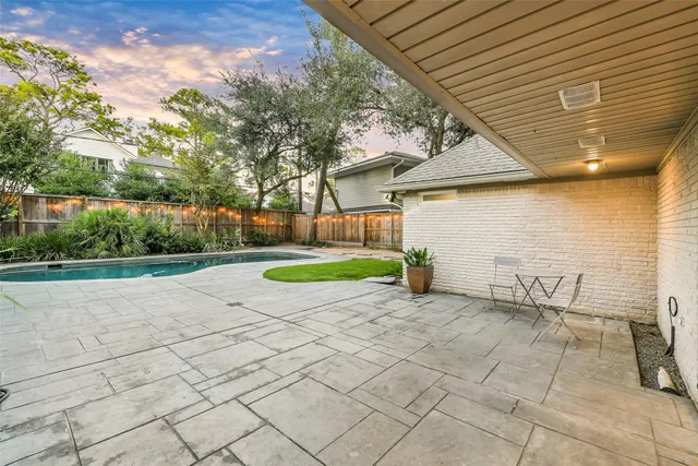 $1,850,000 | 12326 Old Oaks Drive, Houston, TX 77024