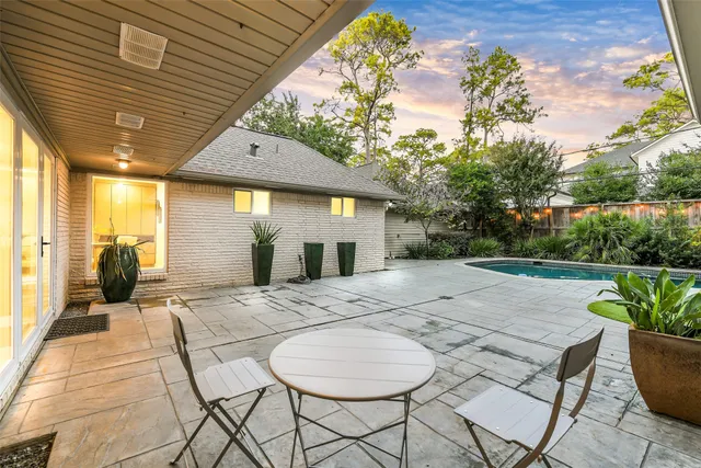 $1,850,000 | 12326 Old Oaks Drive, Houston, TX 77024