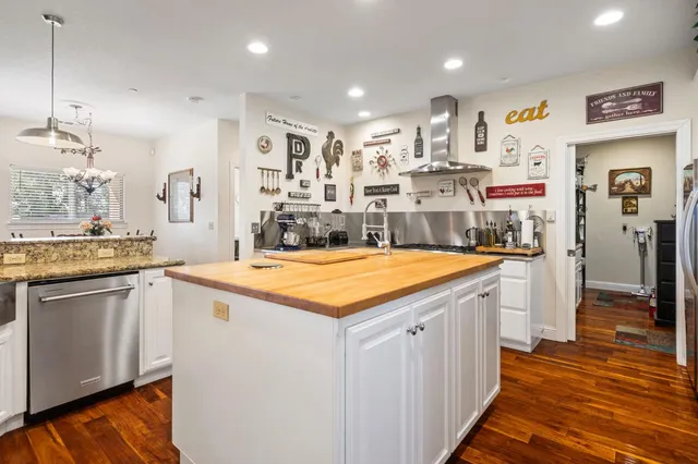 $925,000 | 12373 North Lower Sacramento Road, Lodi, CA 95242