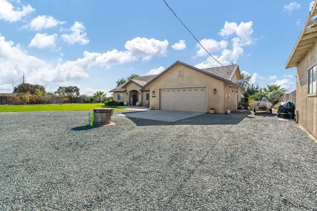$925,000 | 12373 North Lower Sacramento Road, Lodi, CA 95242