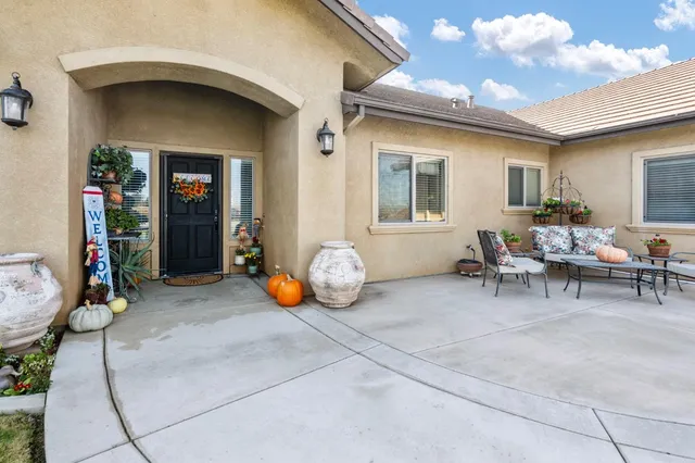 $925,000 | 12373 North Lower Sacramento Road, Lodi, CA 95242