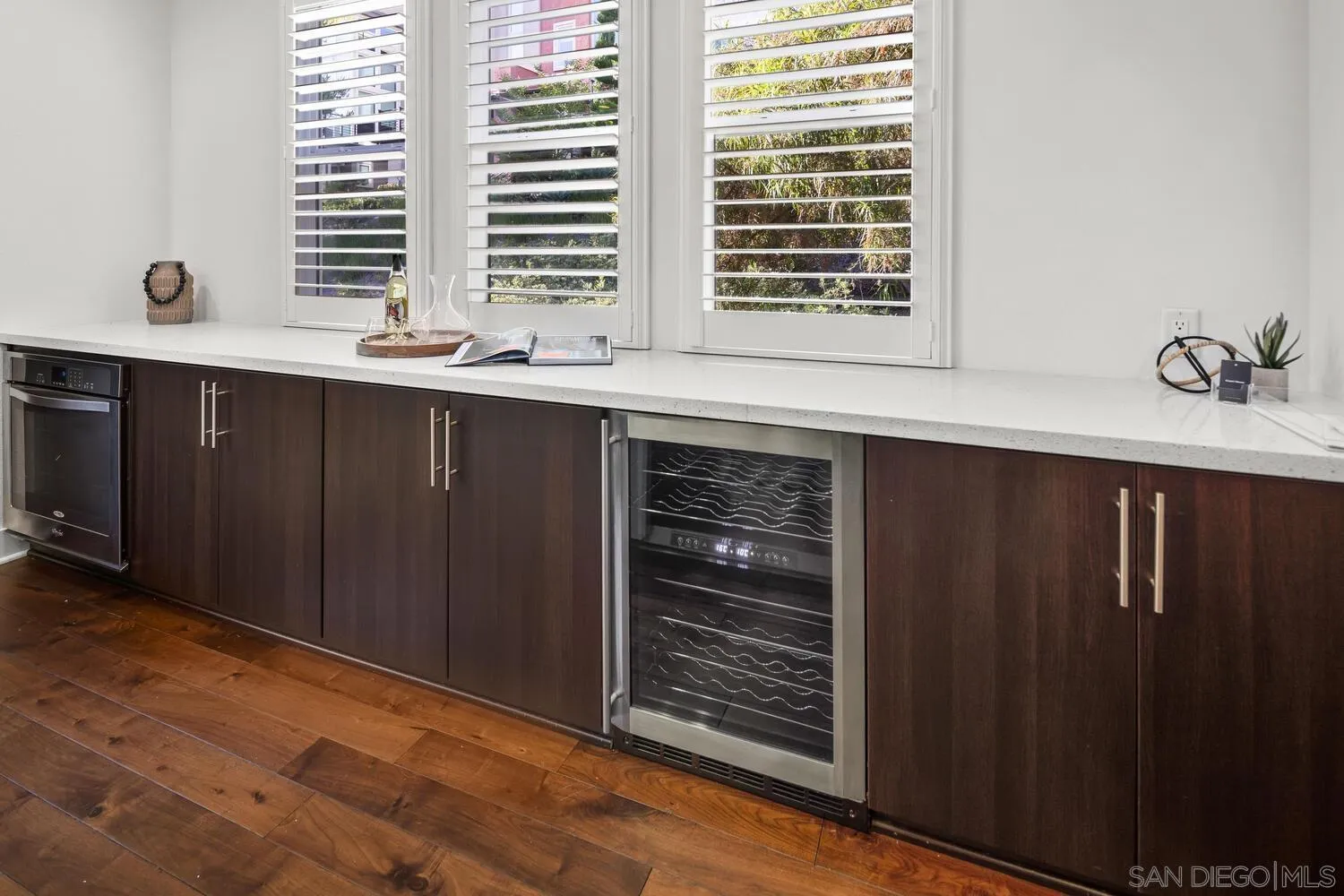 7830 Inception Way San Diego, CA 92108 - Photo 15 of 37 a bathroom with a sink and a window