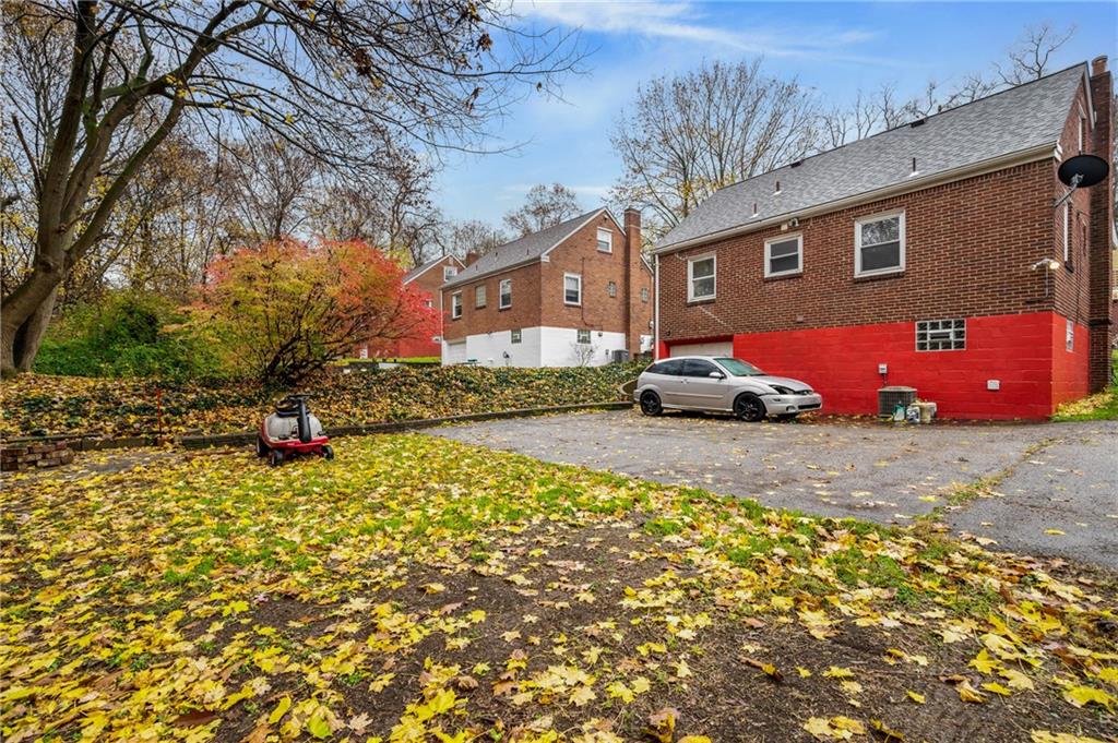 1187 Mifflin Road Pittsburgh, PA 15207 - Photo 2 of 25 Gallery Image 2