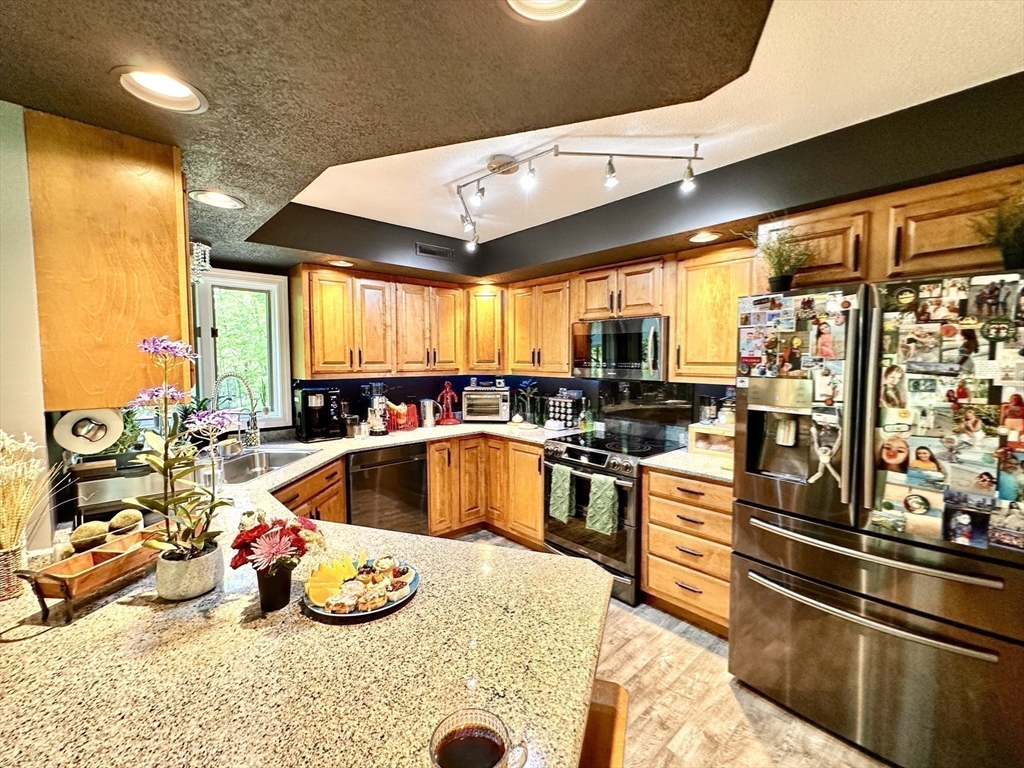 14 Laurel Ridge Drive Belchertown, MA 01007 - Photo 16 of 42