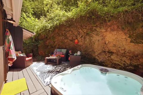 $499,000 | 14993 Merry Lane, Guerneville, CA 95446