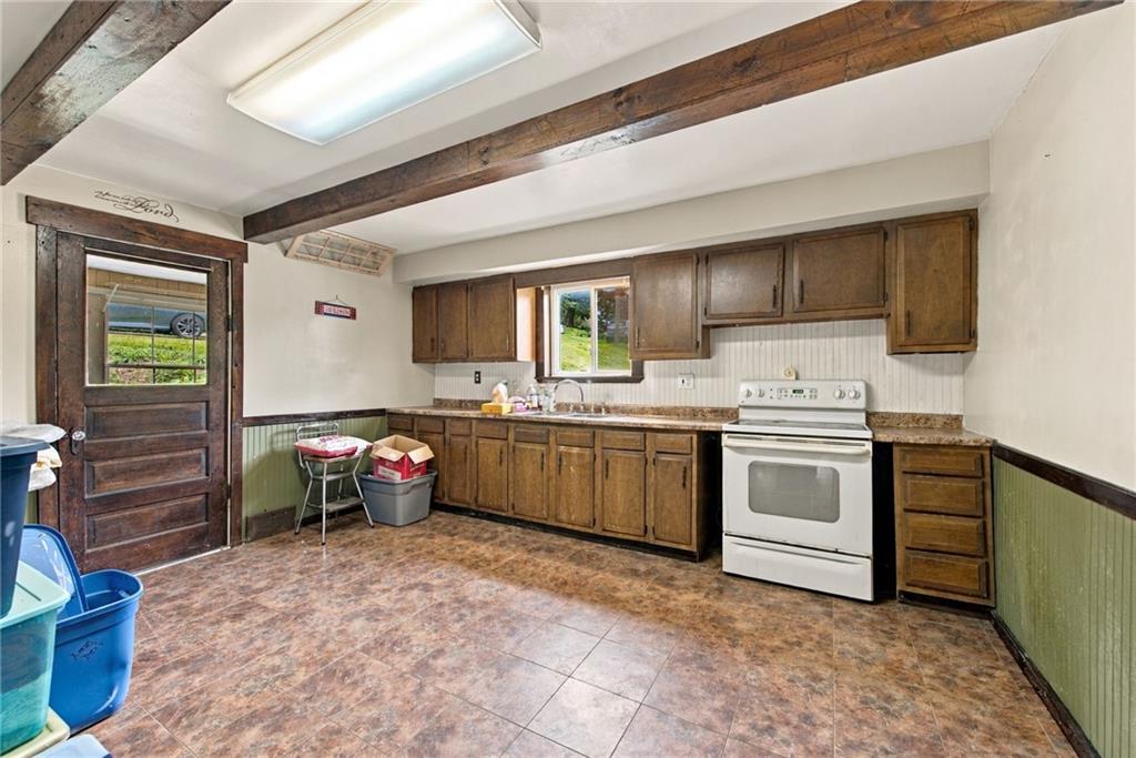 930 Duvall Road Charleroi, PA 15022 - Photo 4 of 20 Gallery Image 4