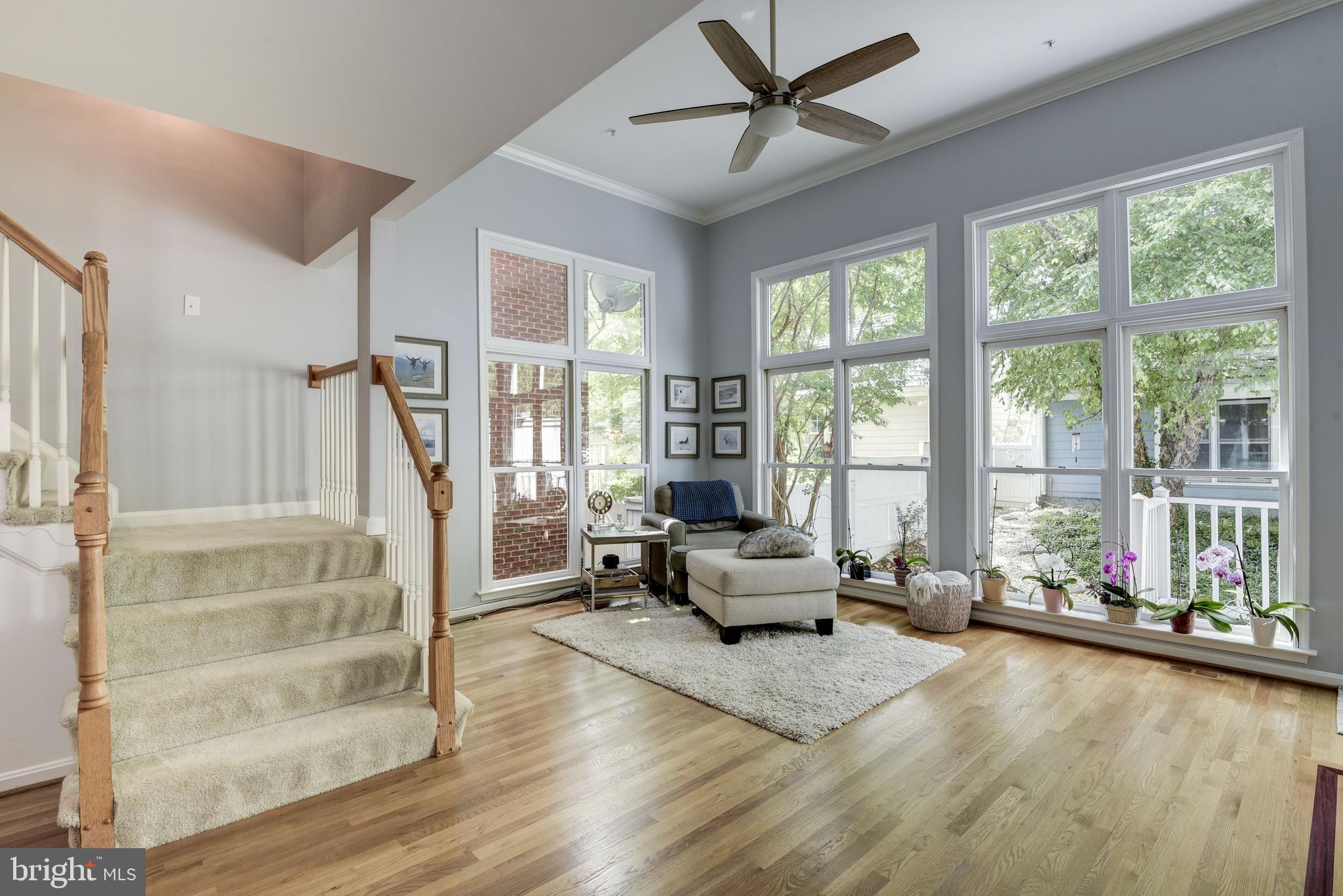 426 Little Quarry Road Gaithersburg, MD 20878 - Photo 2 of 21 Living Room