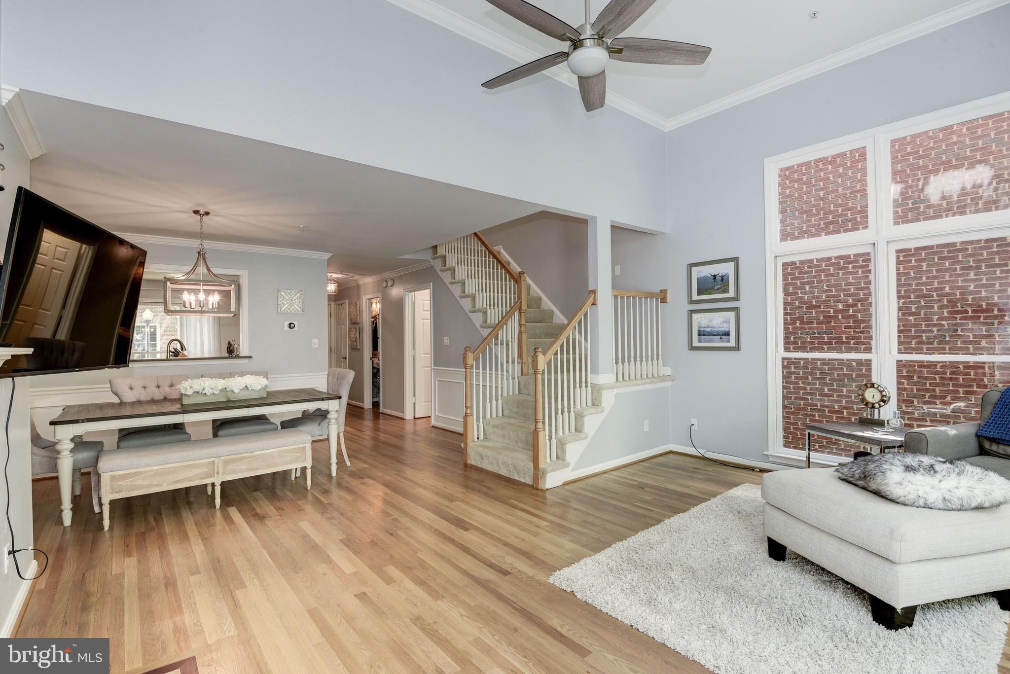 426 Little Quarry Road Gaithersburg, MD 20878 - Photo 3 of 21 Living/Dining