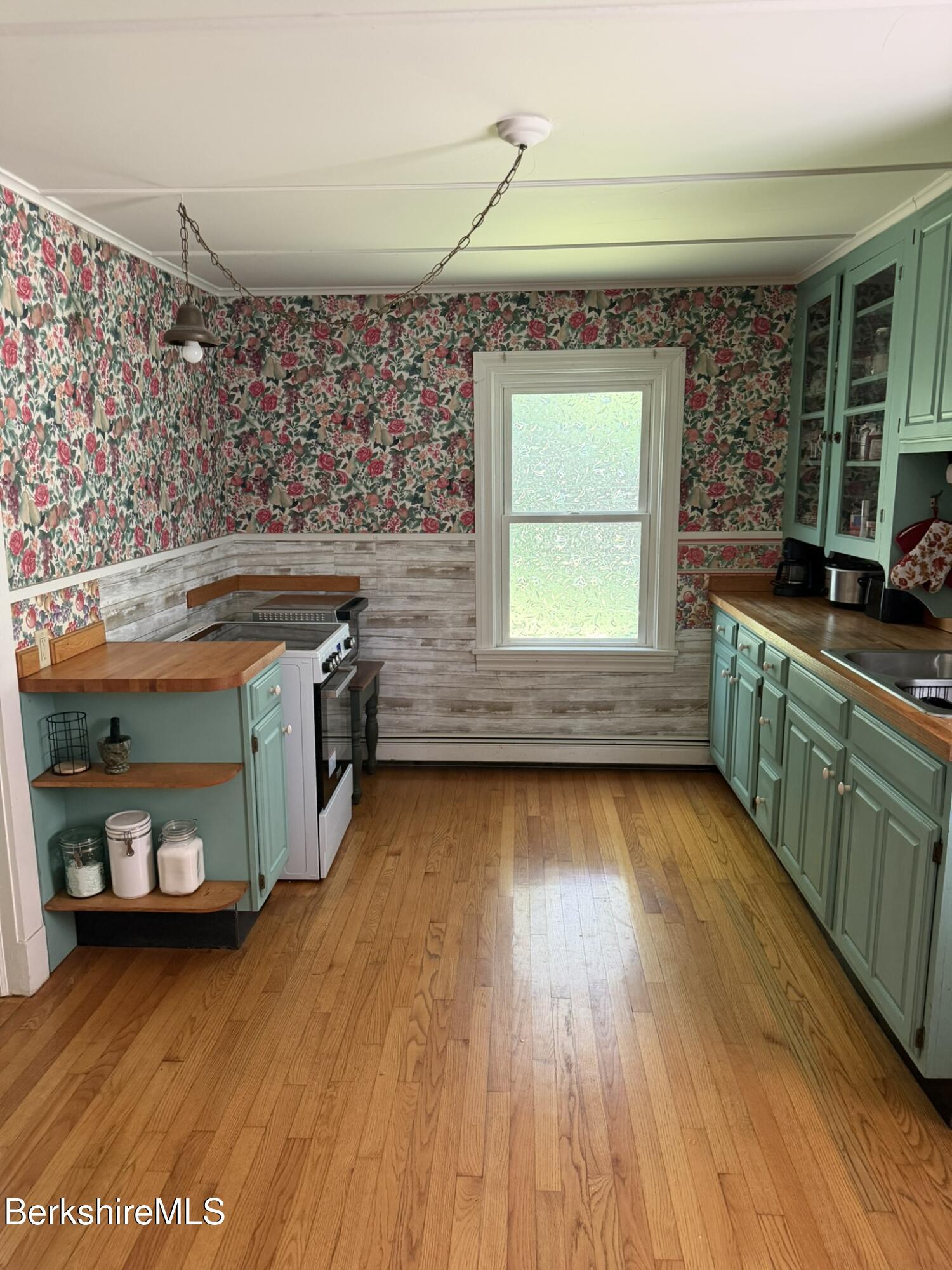 33 Hancock Road Williamstown, MA 01267 - Photo 8 of 22 IMG_8910