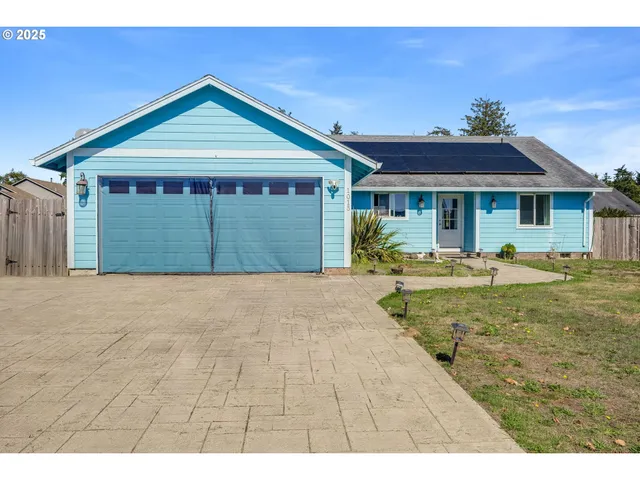 $534,900 | 1015 Southwest 2nd Street, Warrenton, OR 97146