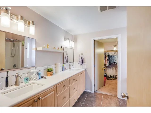 $534,900 | 1015 Southwest 2nd Street, Warrenton, OR 97146