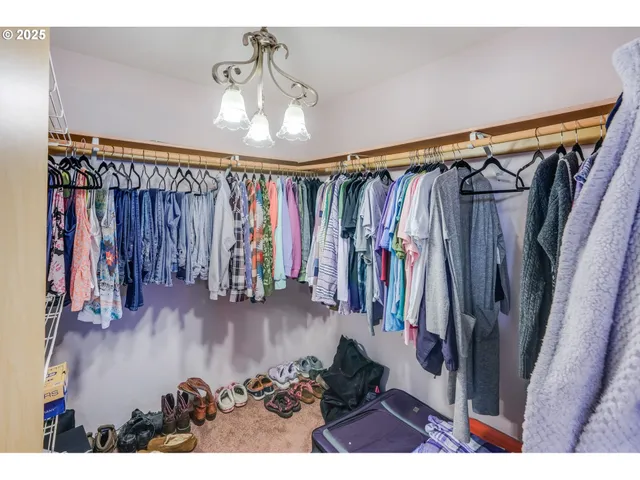 $534,900 | 1015 Southwest 2nd Street, Warrenton, OR 97146