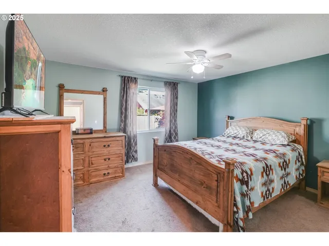 $534,900 | 1015 Southwest 2nd Street, Warrenton, OR 97146