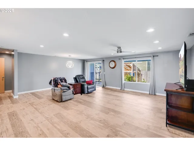 $534,900 | 1015 Southwest 2nd Street, Warrenton, OR 97146