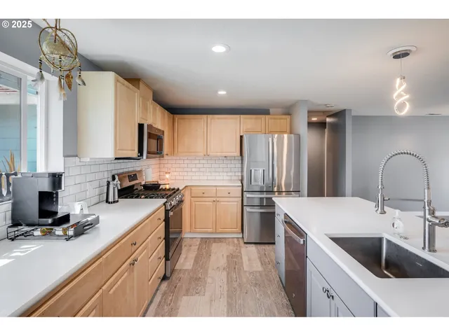 $534,900 | 1015 Southwest 2nd Street, Warrenton, OR 97146