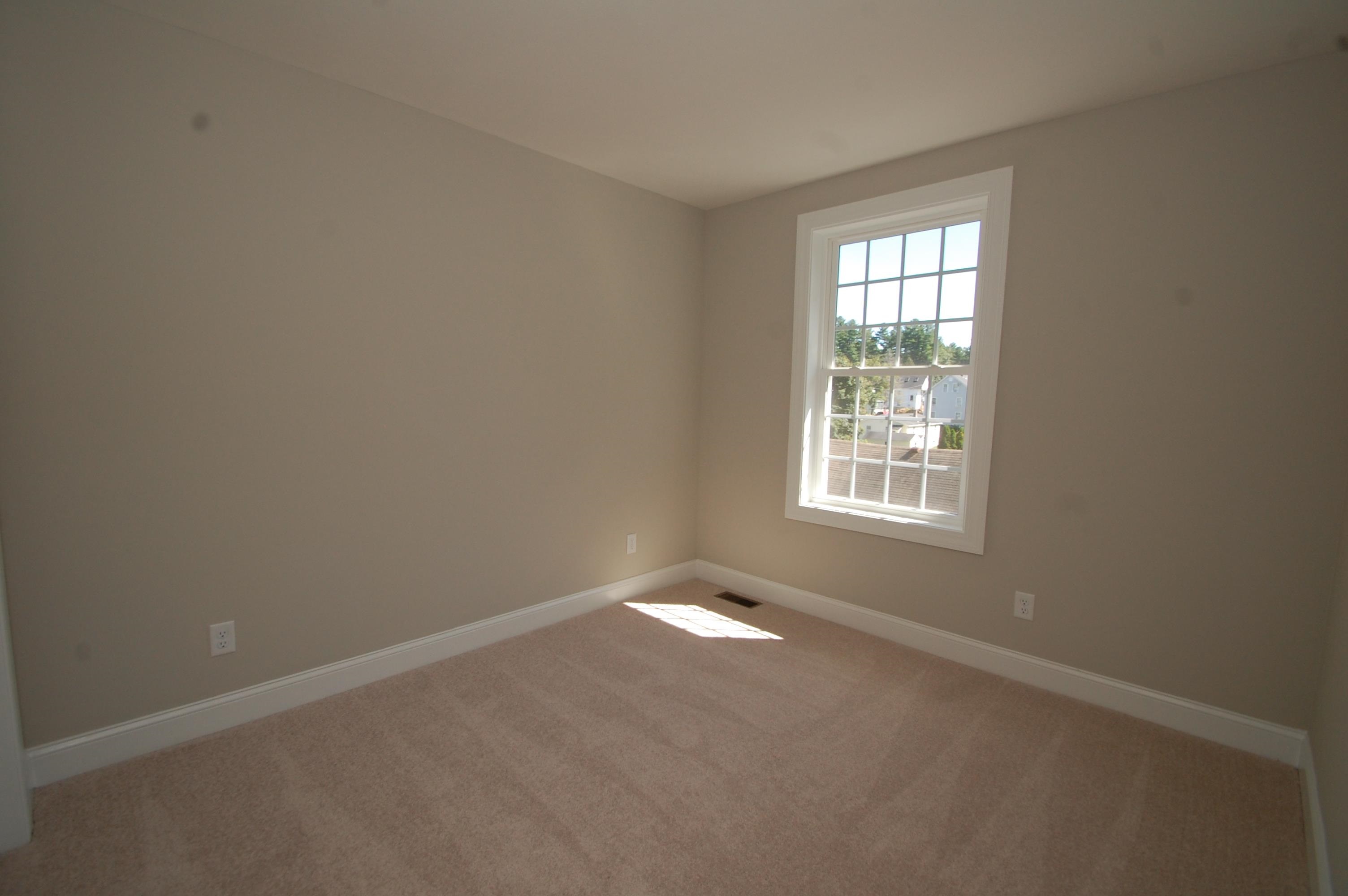 30 Brook Street, Unit 3 Derry, NH 03038 - Photo 11 of 19 Gallery Image 11