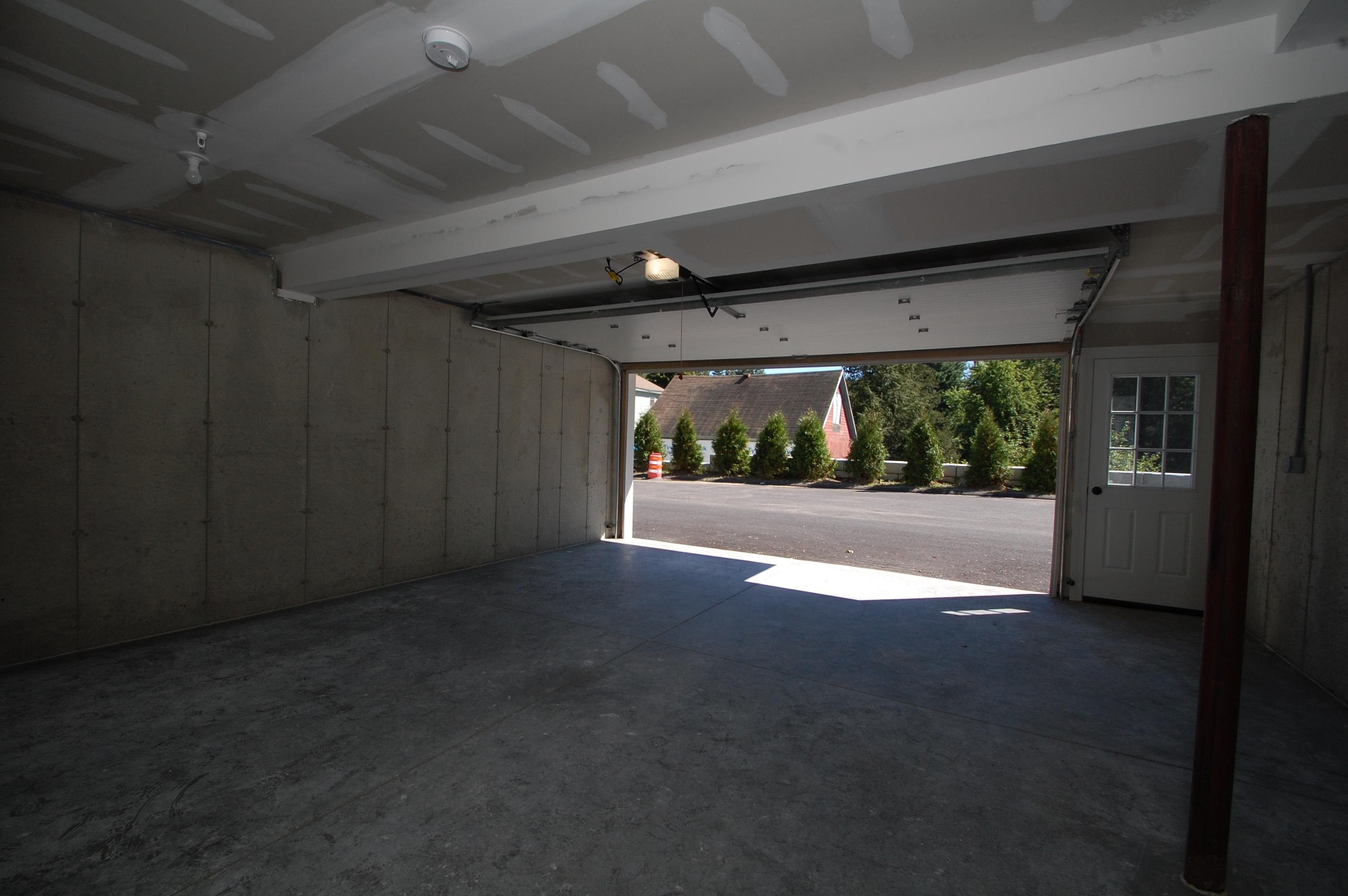 30 Brook Street, Unit 3 Derry, NH 03038 - Photo 16 of 19 Gallery Image 16