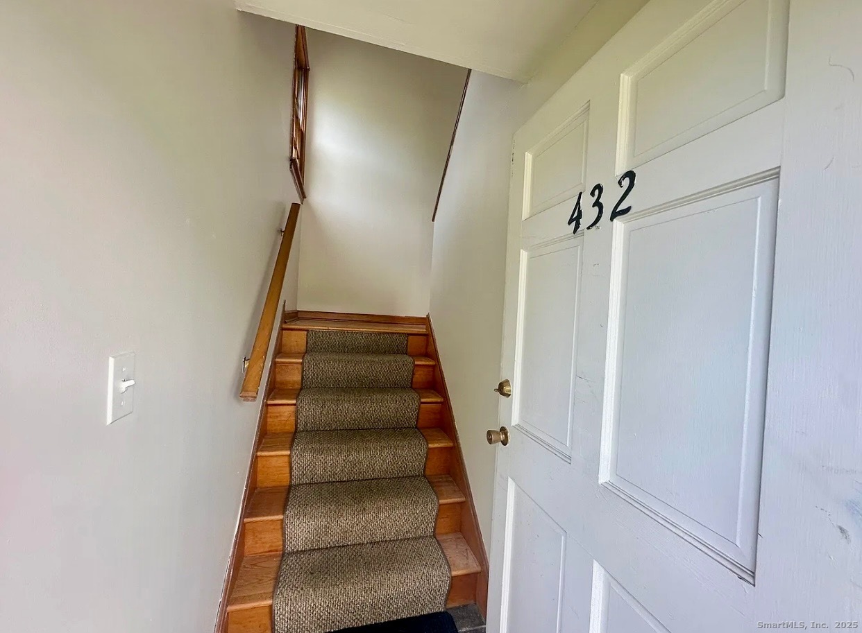 432 Wiklund Avenue Stratford, CT 06614 - Photo 4 of 19 a view of entryway