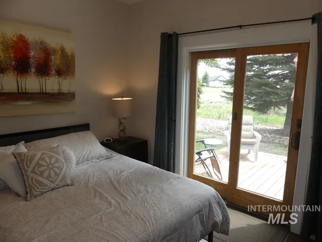 $379,900 | 24 Mangum Circle, Unit 1 1, Donnelly, ID 83615