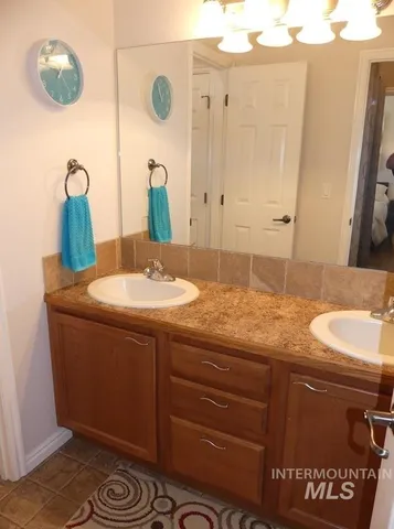 $379,900 | 24 Mangum Circle, Unit 1 1, Donnelly, ID 83615