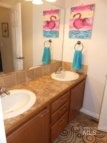 $379,900 | 24 Mangum Circle, Unit 1 1, Donnelly, ID 83615