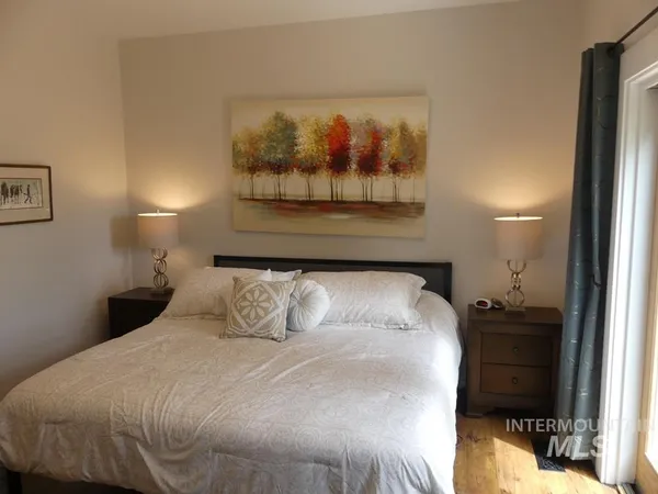 $379,900 | 24 Mangum Circle, Unit 1 1, Donnelly, ID 83615