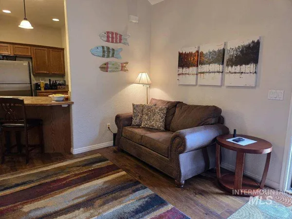 $379,900 | 24 Mangum Circle, Unit 1 1, Donnelly, ID 83615