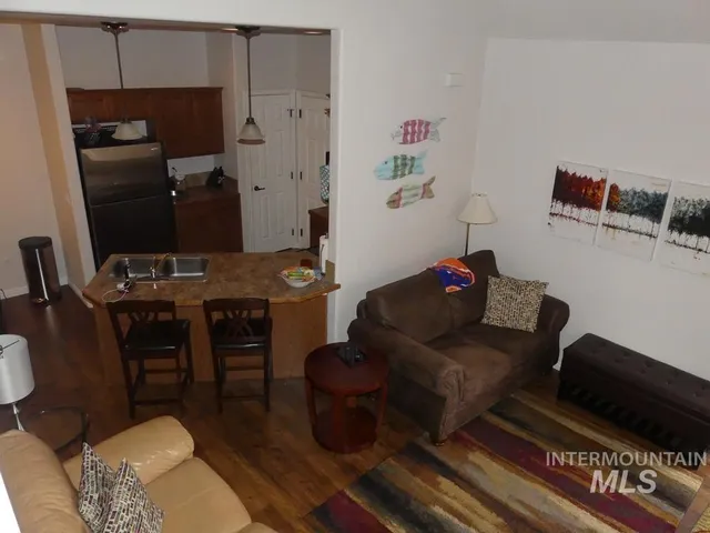 $379,900 | 24 Mangum Circle, Unit 1 1, Donnelly, ID 83615