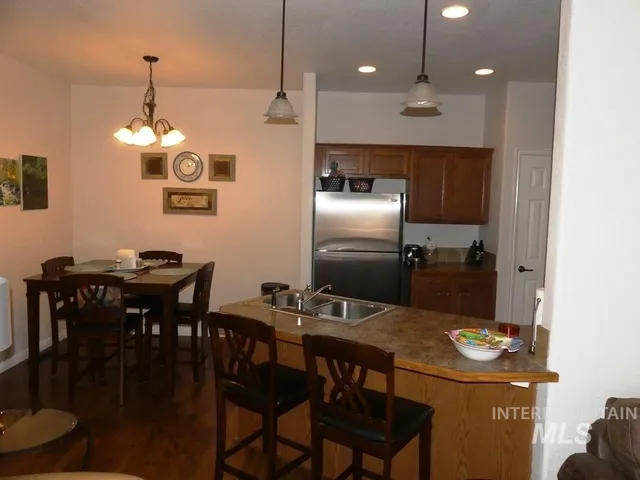 $379,900 | 24 Mangum Circle, Unit 1 1, Donnelly, ID 83615