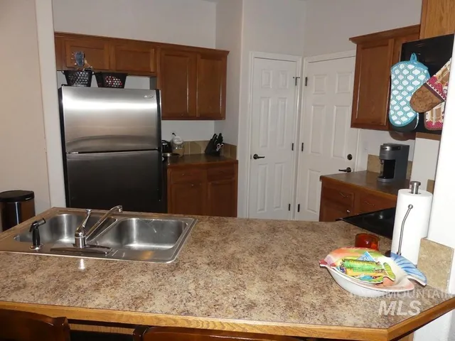 $379,900 | 24 Mangum Circle, Unit 1 1, Donnelly, ID 83615