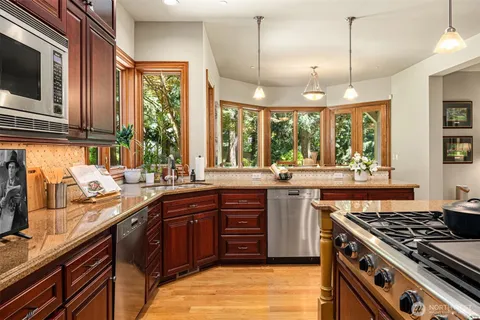 $3,987,000 | 13266 Northeast 47th Street, Bellevue, WA 98005