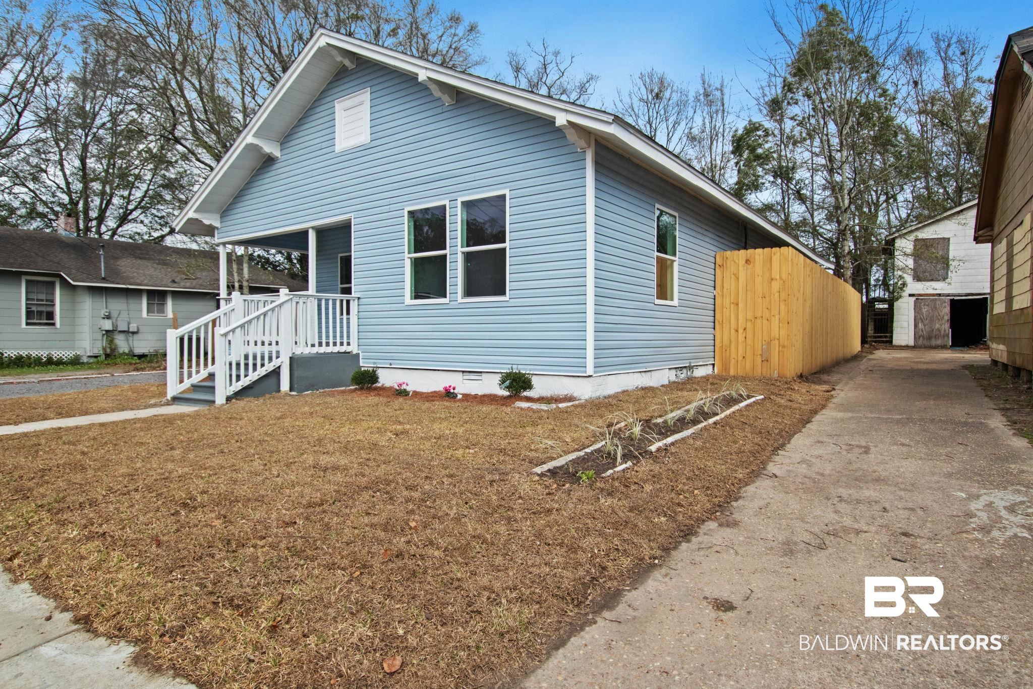 128 Bush Avenue Mobile, AL 36604 - Photo 3 of 40 Bungalow-style home with crawl space and covered porch