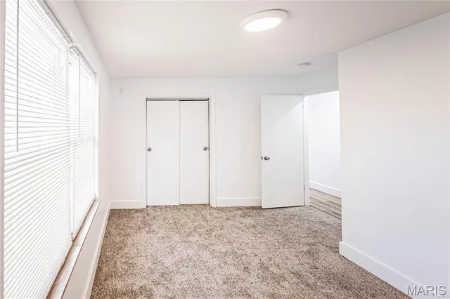 $329,999 | 1101 West Parkedge Lane, St. Louis, MO 63130