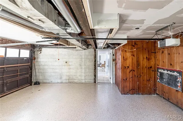 $329,999 | 1101 West Parkedge Lane, St. Louis, MO 63130