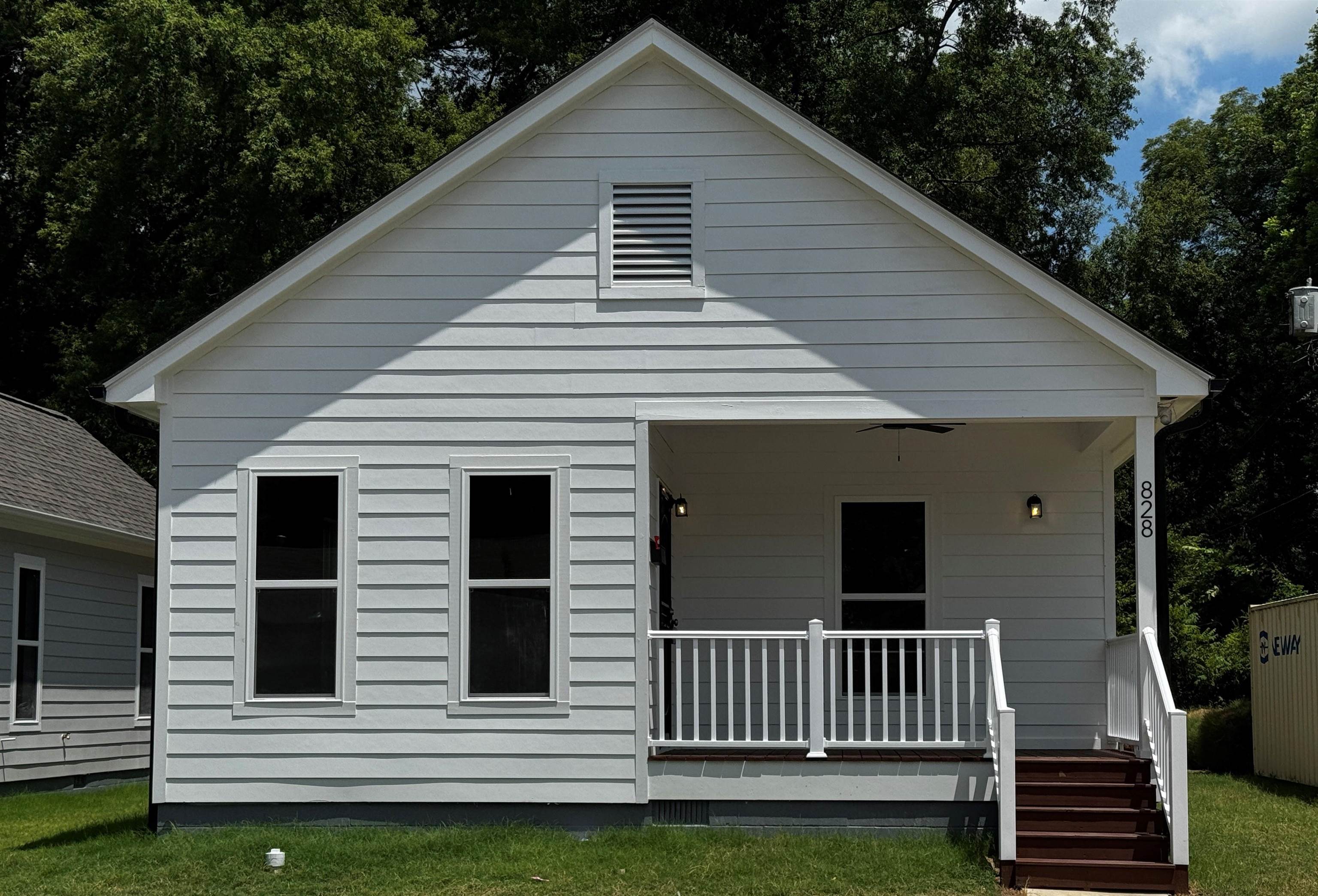 828 Semmes Street Memphis, TN 38111 - Photo 1 of 18 a view of a house with a deck
