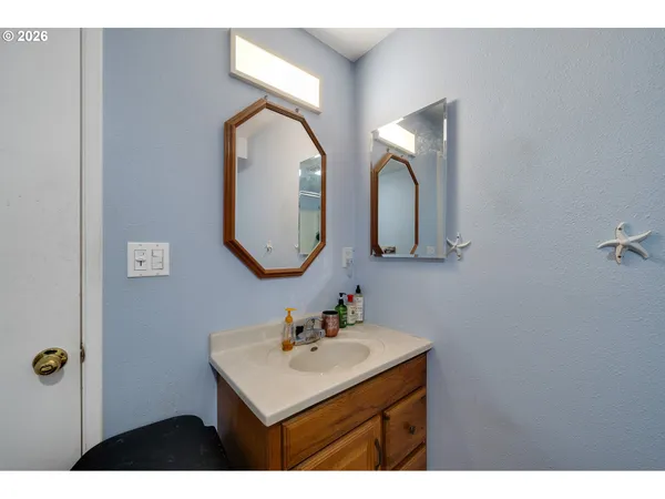 $550,000 | 1590 McCormick Loop Road, Tillamook, OR 97141