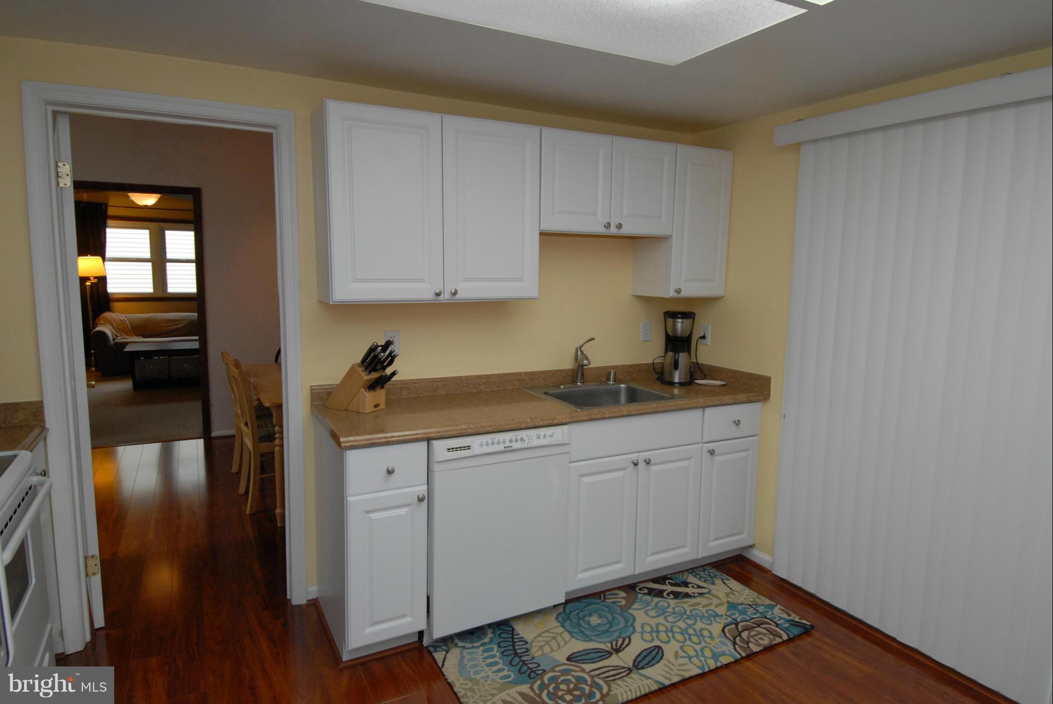 47 Thrush Road Sterling, VA 20164 - Photo 11 of 26 Kitchen