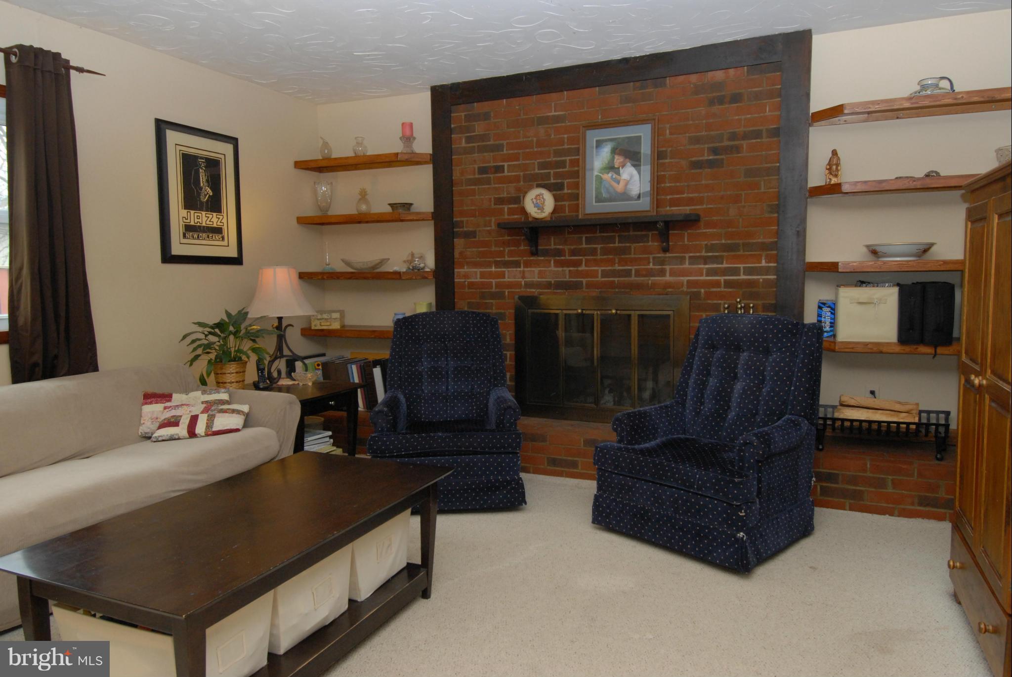 47 Thrush Road Sterling, VA 20164 - Photo 2 of 26 Family Room