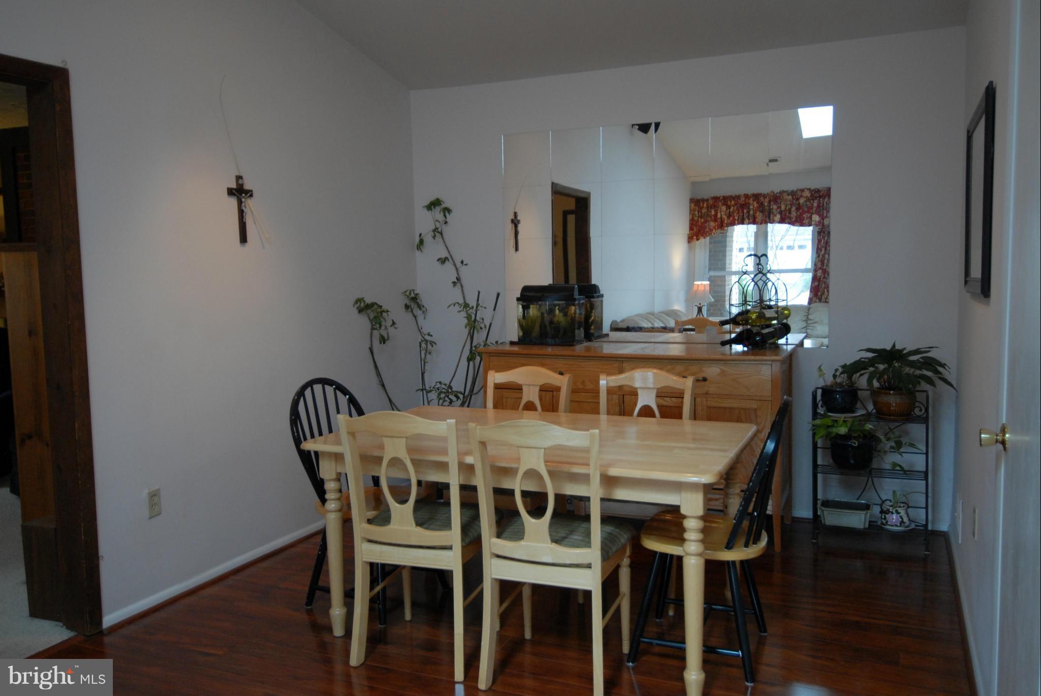 47 Thrush Road Sterling, VA 20164 - Photo 5 of 26 Dining Room