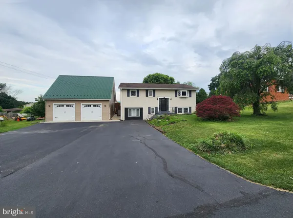 $307,500 | 108 Willow Drive, Shippensburg, PA 17257