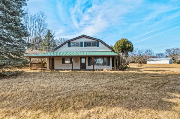 $425,000 | 3450 Mid Valley Drive, De Pere, WI 54115