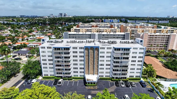 $165,000 | 400 Northeast 12th Avenue, Unit 405, Hallandale Beach, FL 33009