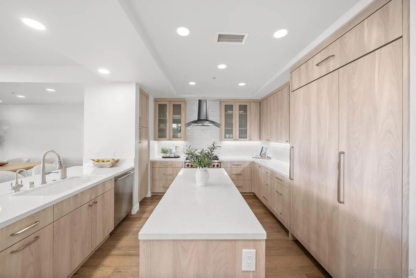 141 Orange Avenue, Unit 202 Coronado, CA 92118 - Photo 4 of 14