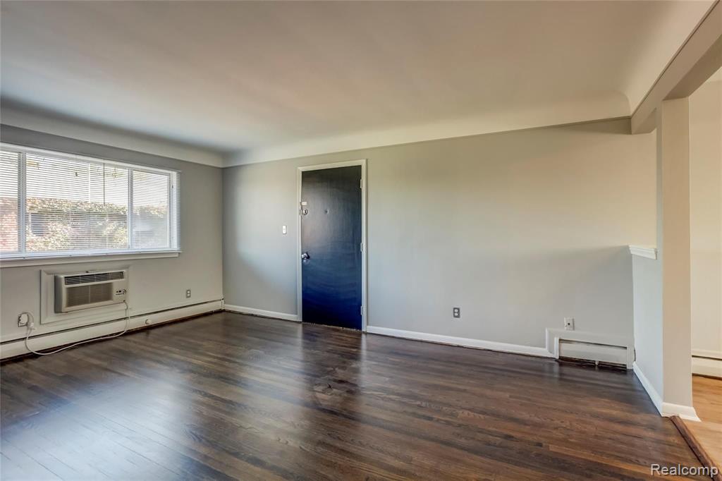 629 West Maple Road, Unit 2 Clawson, MI 48017 - Photo 6 of 15