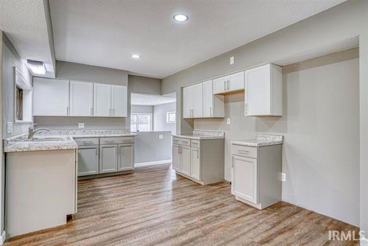 1342 West Dupont Road Fort Wayne, IN 46845 - Photo 2 of 28