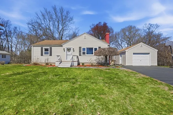 $330,000 | 132 Lasalle Street, East Longmeadow, MA 01028