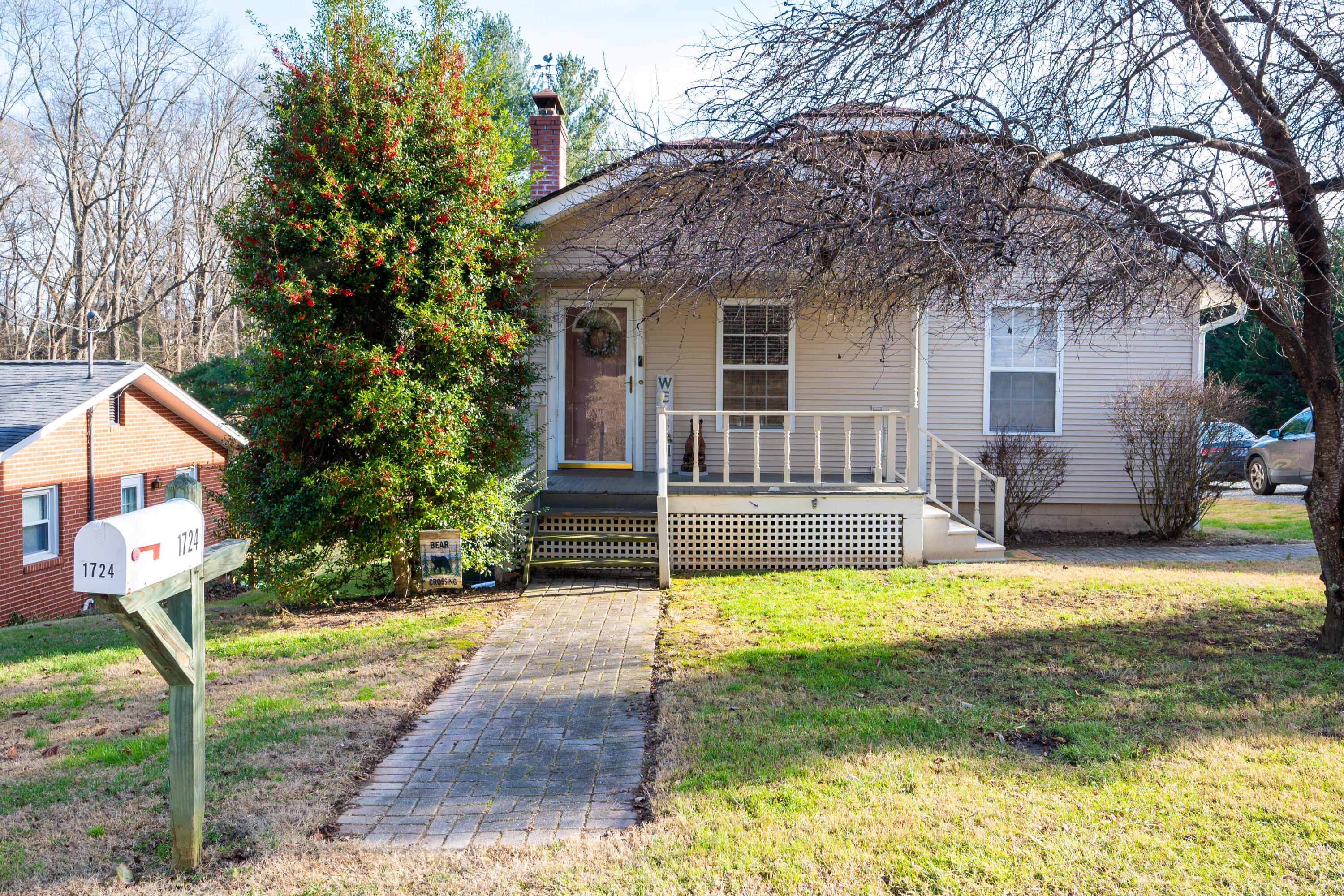 1724 Field Road Elizabethton, TN 37643 - Photo 1 of 31 Main Photo